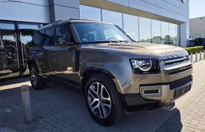 Land Rover Defender 3.0 D250 mHEV X-Dynamic SE 2024