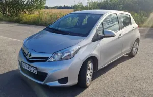 Toyota Yaris III (2011-2019) 1.0 Luna EU5 2012