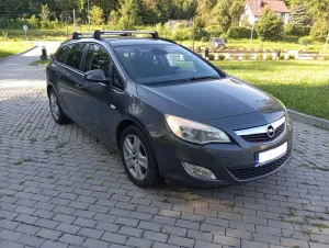 Opel Astra J (2009-2019) 1.7 CDTI DPF ecoFLEX TourerStart/Stop 105g Sport 2011