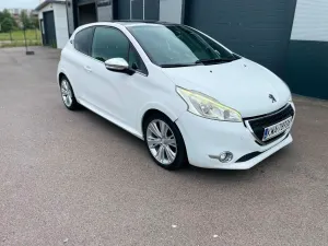 Peugeot 208 I (2012-2019) 1.6 e-HDi Allure STT 2013