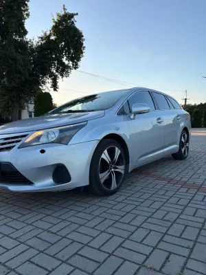 Toyota Avensis III (2009-) 2.0 D-4D Active 2015