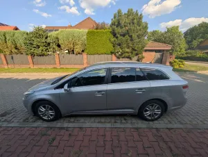 Toyota Avensis III (2009-) 1.8 Sol 2010