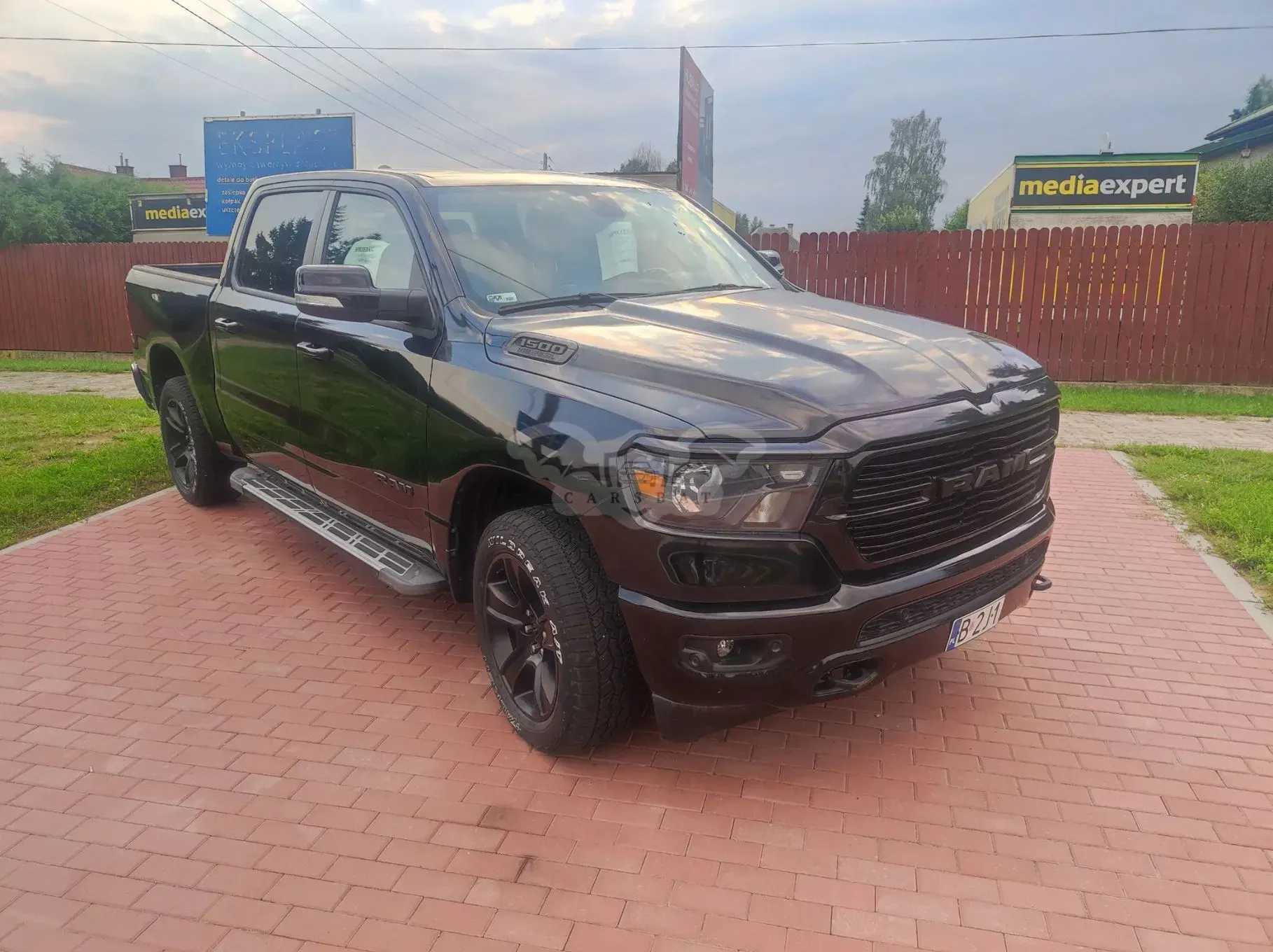 RAM 1500 5.7 Crew Cab Shortbed Bighorn Black 2020