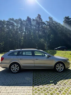 Skoda Superb II (2008-2018) 2.0 TDI Comfort DSG 2011