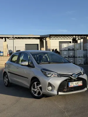 Toyota Yaris III (2011-2019) Hybrid 100 Premium EU6 2015