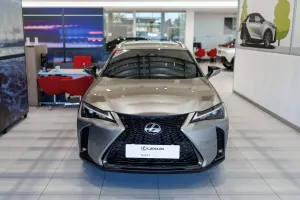 Lexus UX 300h F Sport Design 2025