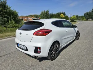Kia Ceed II (2012-) 1.6 T-GDI GT-Track 2015
