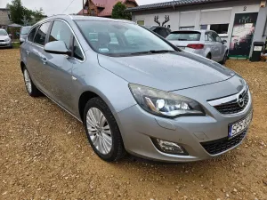Opel Astra J (2009-2019) 1.4 Turbo Cosmo 2011