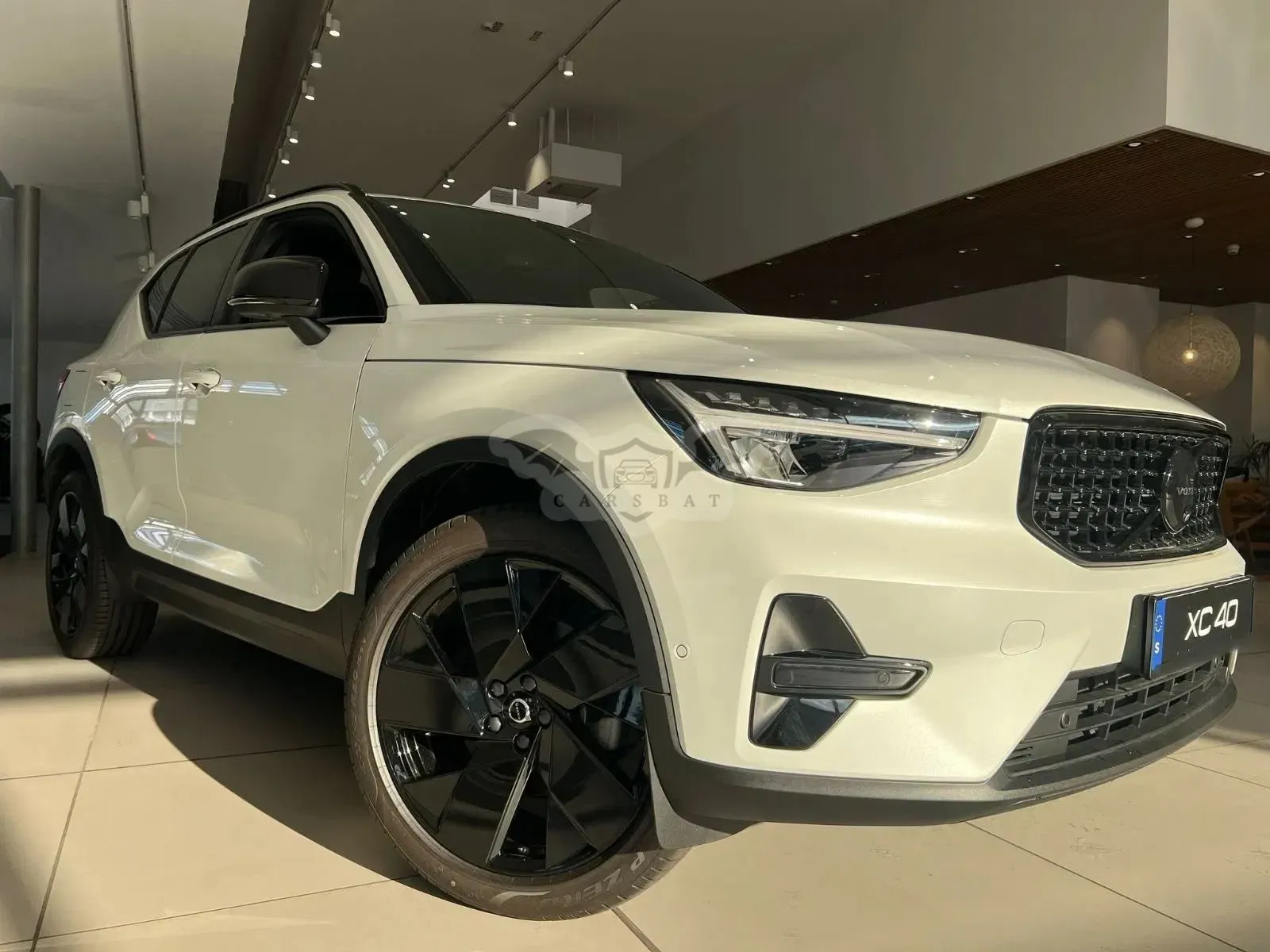 Volvo XC40 B4 AWD Plus Dark 2025