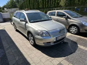 Toyota Avensis II (2003-2009) 2.0 D-4D Sol 2004
