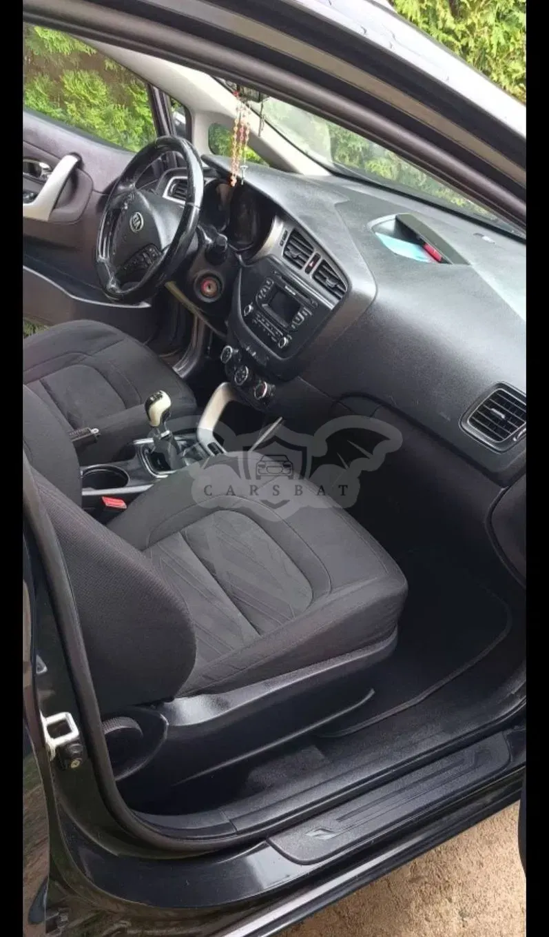 Kia Ceed II (2012-) 2012