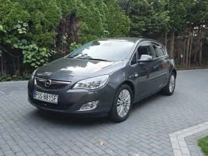 Opel Astra J (2009-2019) 2.0 CDTI Cosmo 2011