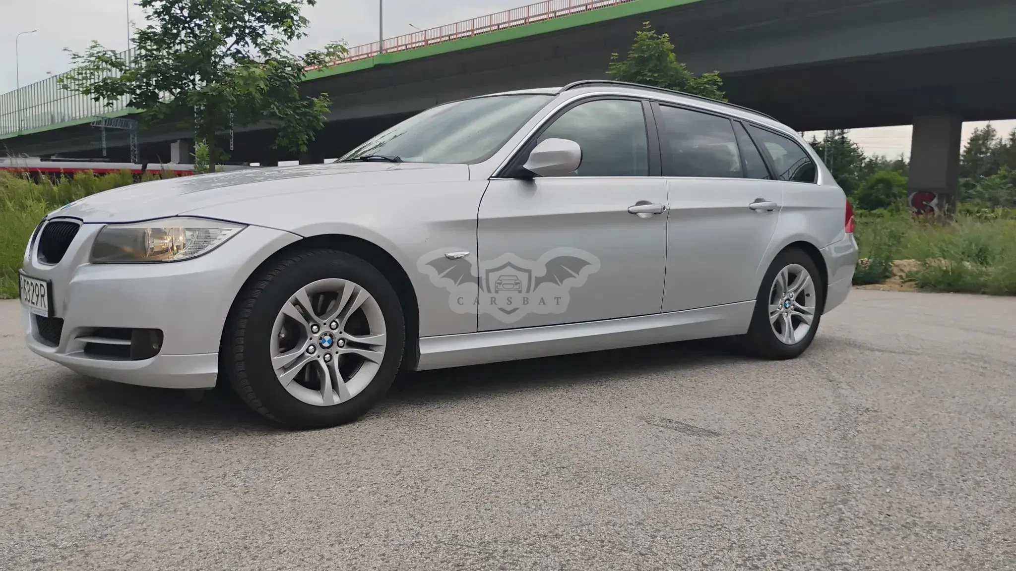 BMW 3 Series E90/E91/E92/E93 (2005-2012) 318d 2011