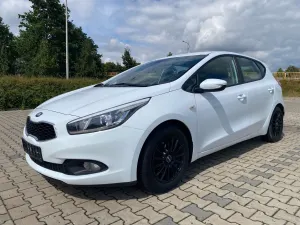 Kia Ceed II (2012-) 1.4 XL 2013