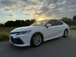 Toyota Camry 2.5 Hybrid Comfort CVT 2021
