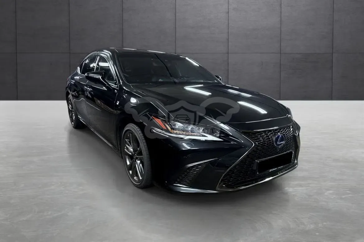 Lexus ES 300h F Sport 2021
