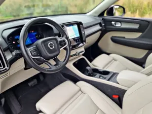 Volvo XC40 B3 B DKG Ultra Black Edition 2024