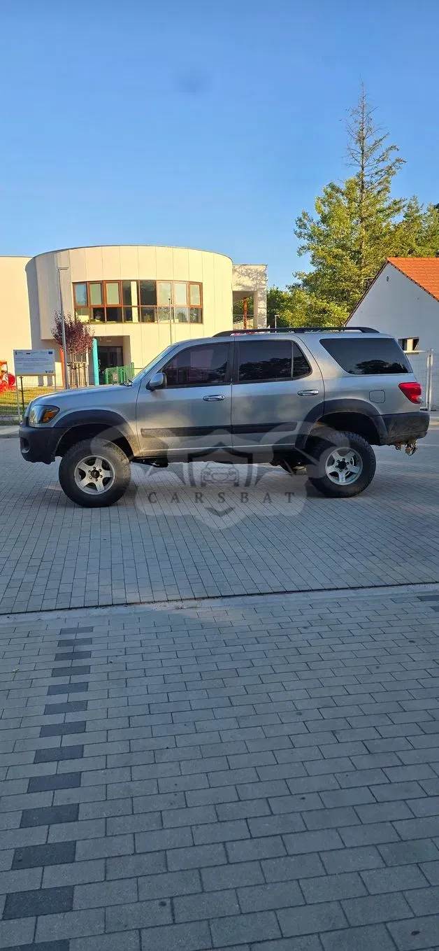 Toyota Sequoia 2005