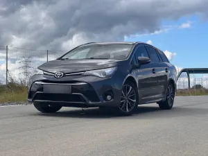 Toyota Avensis III (2009-) 2.0 D-4D Premium 2016