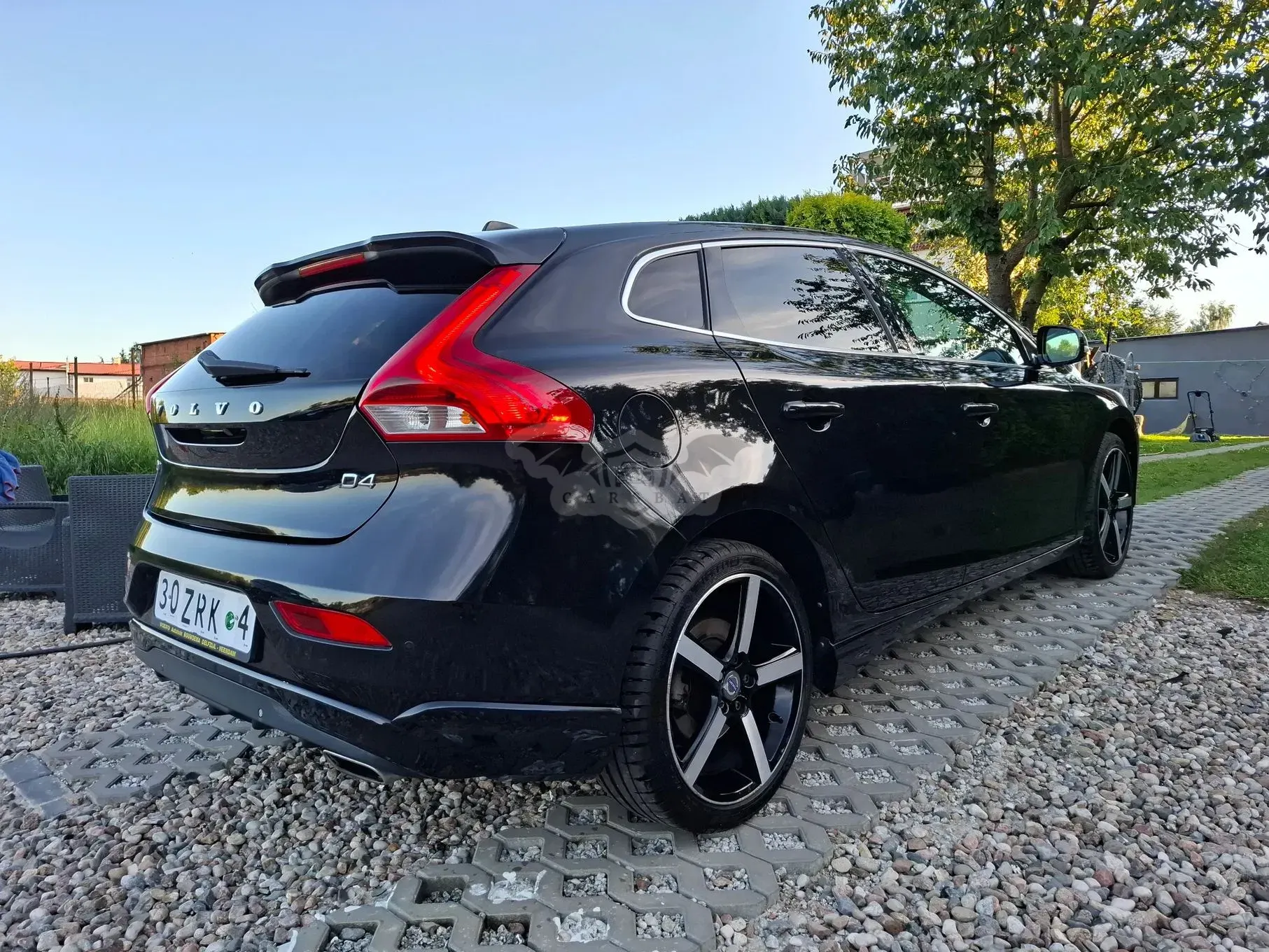 Volvo V40 II (2012-) D4 R Design 2013