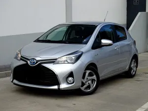 Toyota Yaris III (2011-2019) Hybrid 100 Active 2016