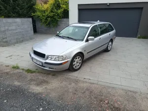 Volvo V40 I (1995-2004) 1.8 '75' Elegance 2002