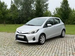 Toyota Yaris III (2011-2019) Hybrid 100 Premium 2013