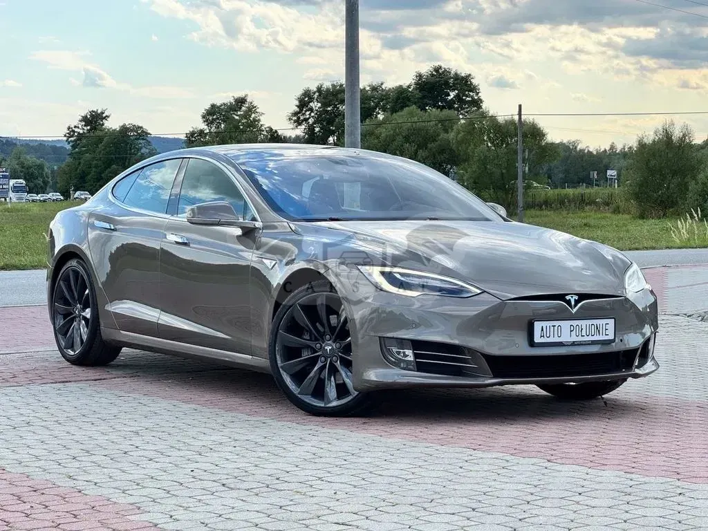 Tesla Model S 2016