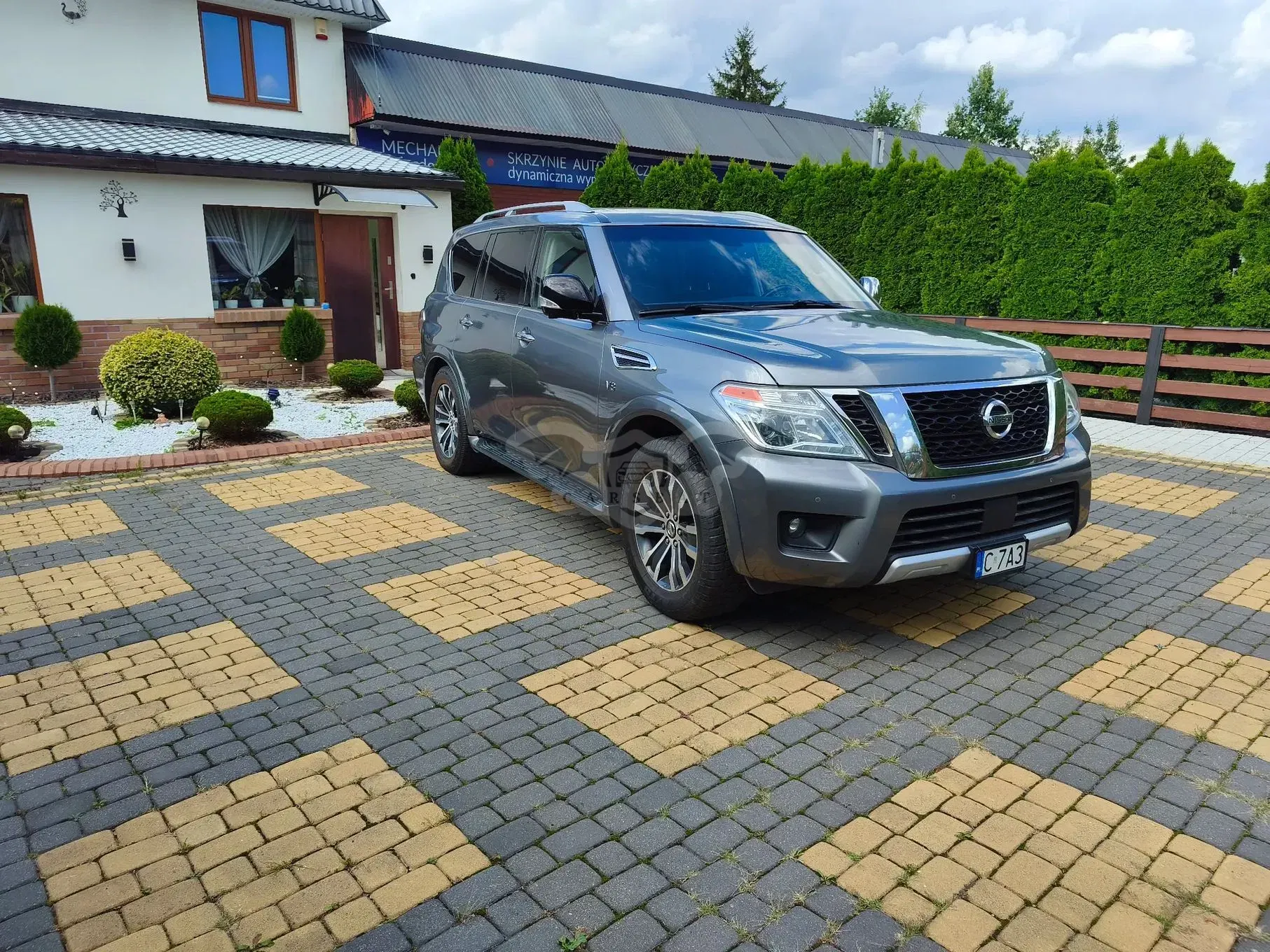 Nissan Armada 2017