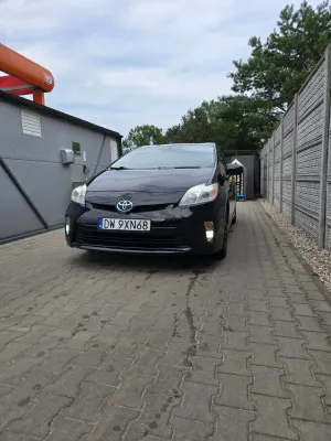 Toyota Prius III (2009-2015) 1.8 HSD Life 2013
