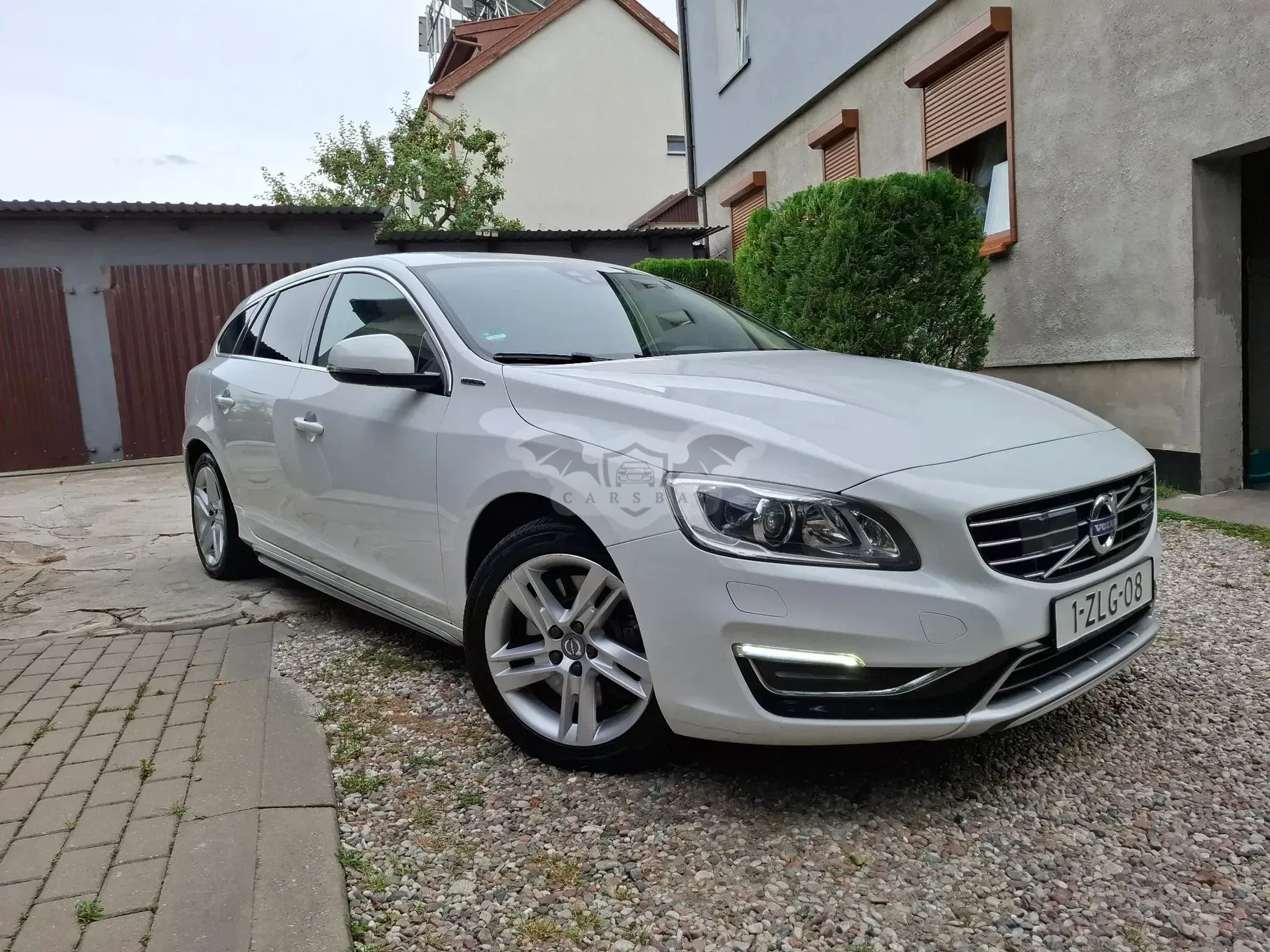 Volvo V60 I (2011-2018) D6 AWD Plug-in Hybrid Momentum 2015