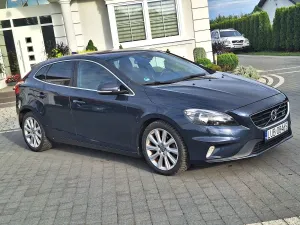 Volvo V40 II (2012-) D2 R Design 2013