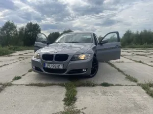 BMW 3 Series E90/E91/E92/E93 (2005-2012) 318d 2009