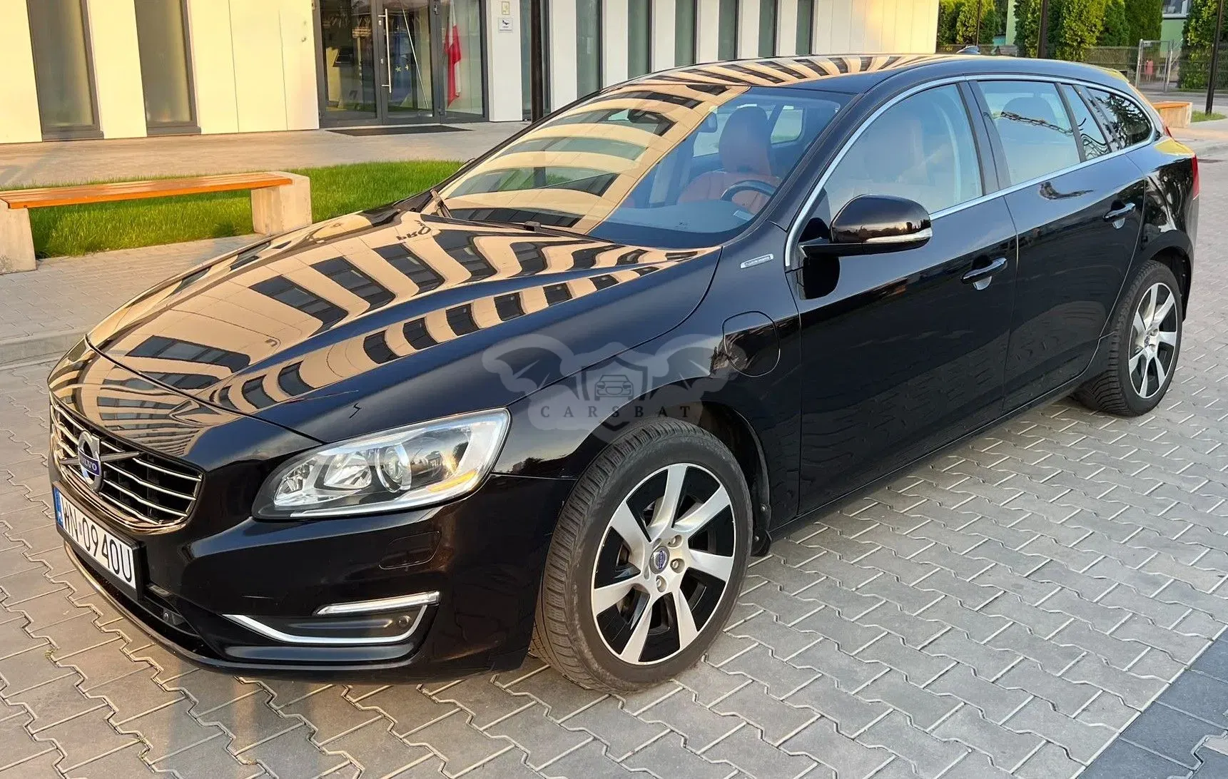 Volvo V60 I (2011-2018) D6 AWD Plug-in Hybrid Summum 2014