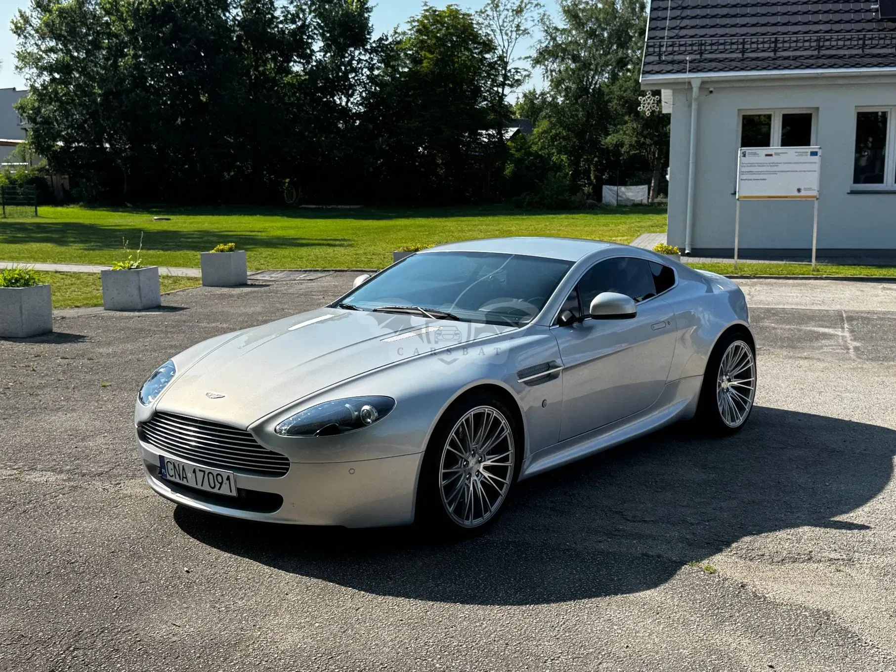 Aston Martin Vantage 2010