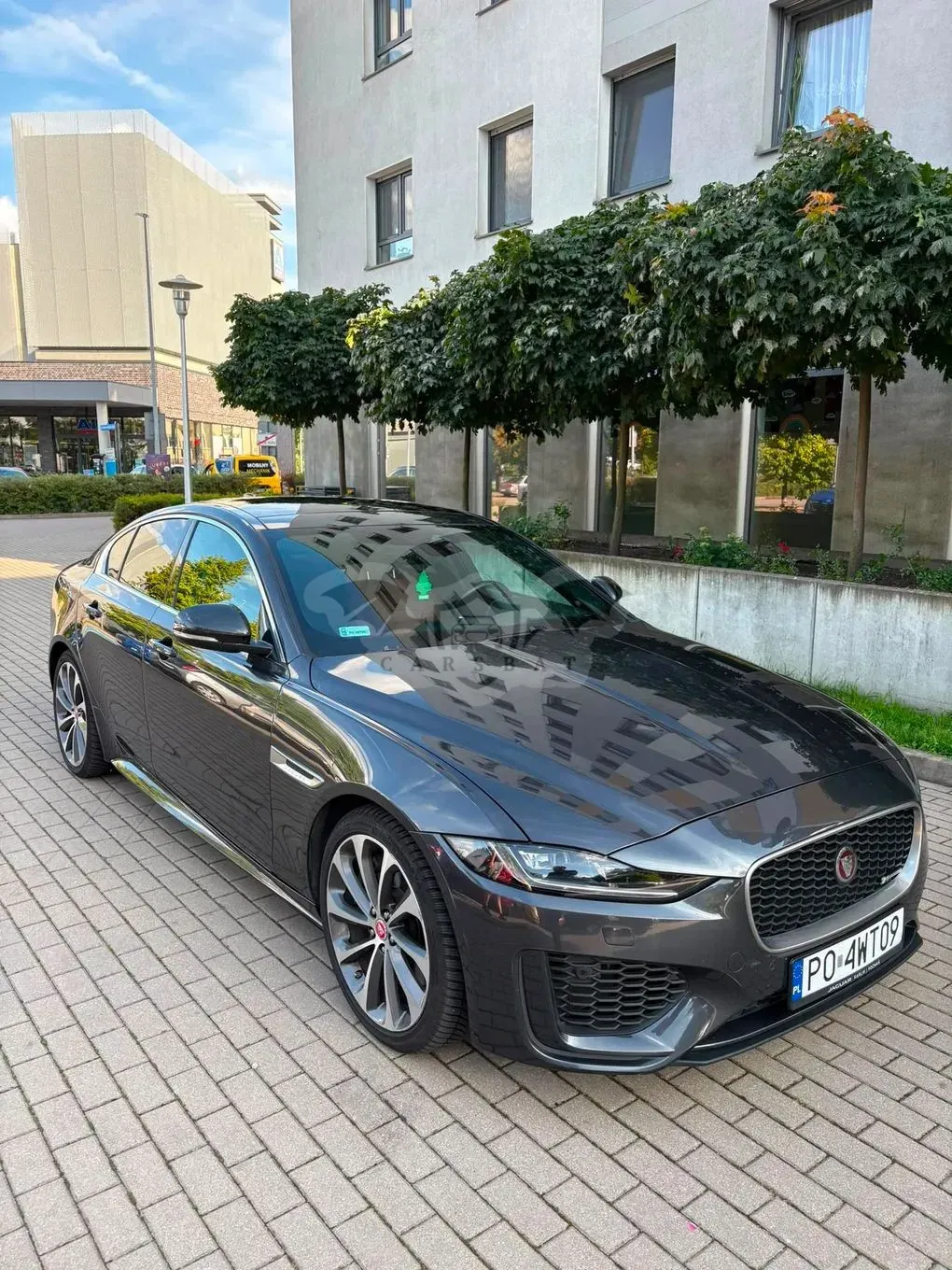 Jaguar XE 2.0 P250 R-Dynamic HSE 2021