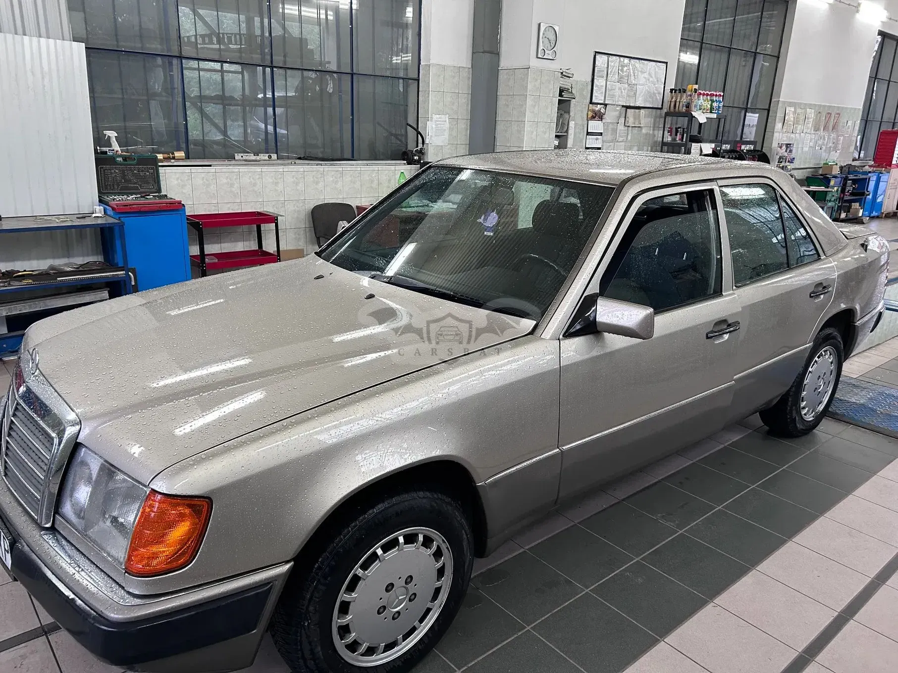 Mercedes-Benz E 1992