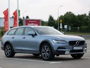 Volvo V90 D4 AWD Momentum 2017