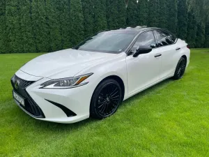 Lexus ES 300h Business Edition + 2023