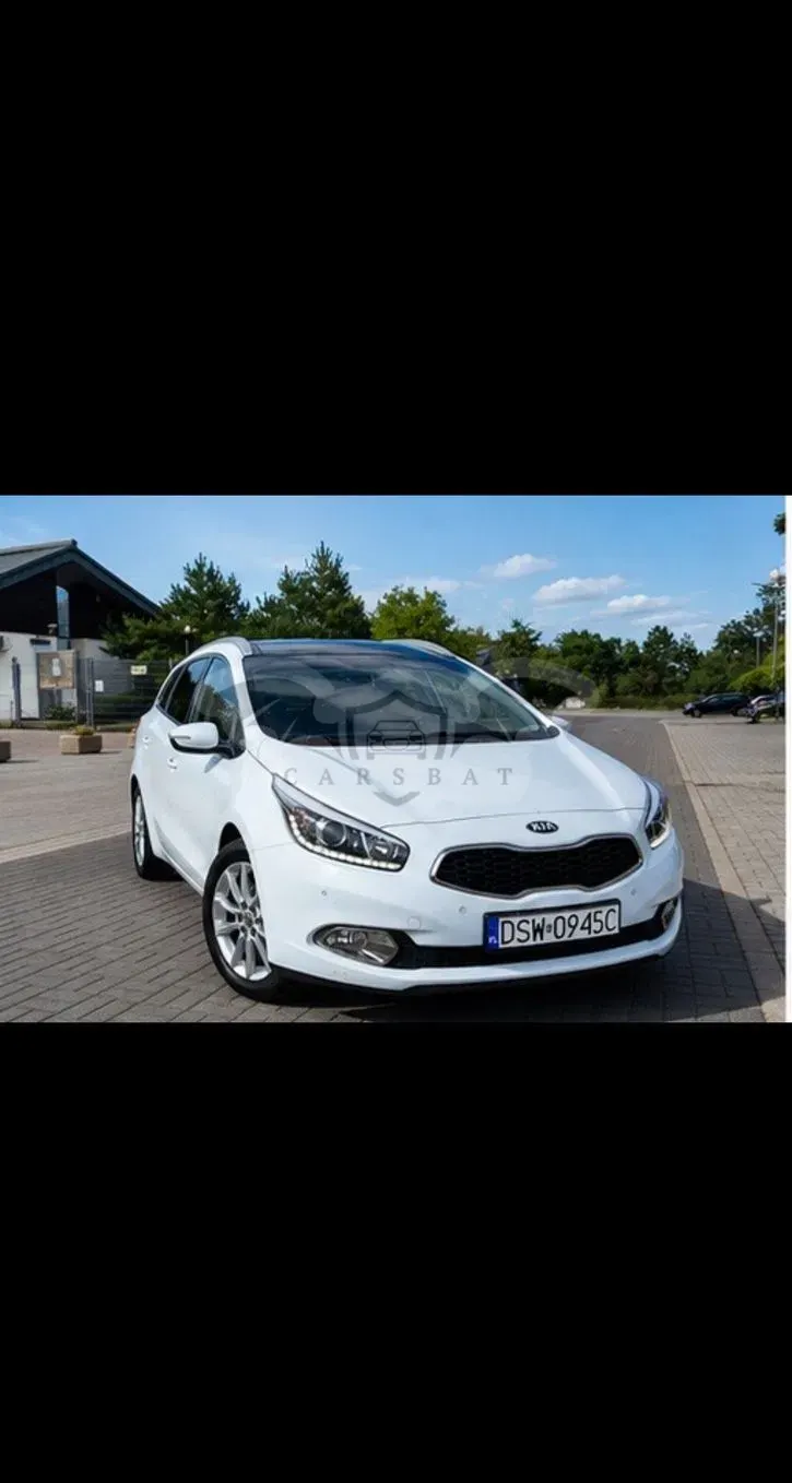 Kia Ceed II (2012-) 1.6 CRDi 128 Dream Team Edition 2013