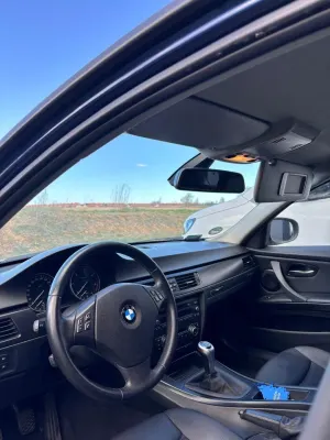 BMW 3 Series E90/E91/E92/E93 (2005-2012) 318d 2012