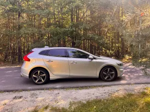 Volvo V40 II (2012-) T2 R-Design Momentum 2015