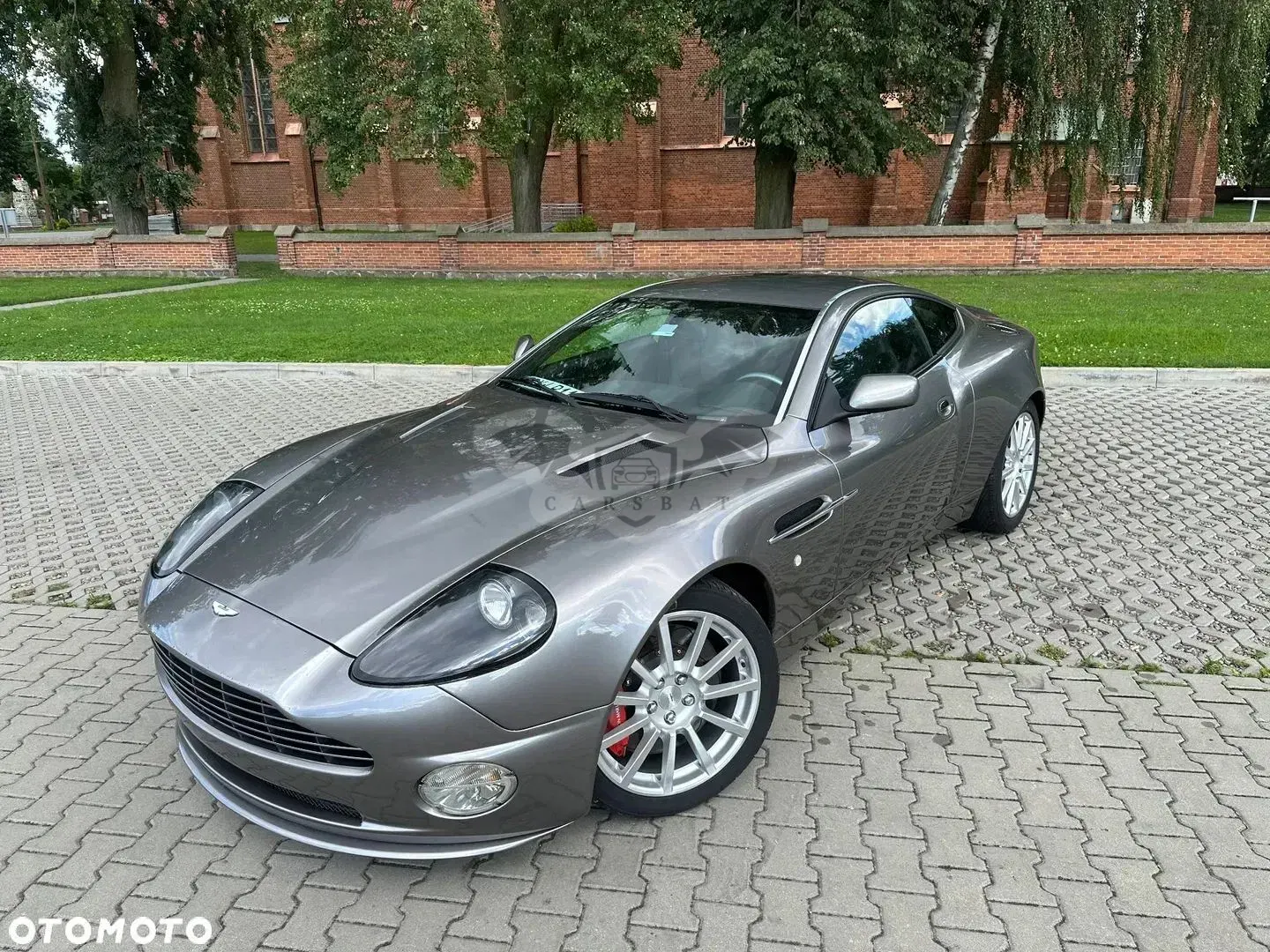 Aston Martin Vanquish 2005