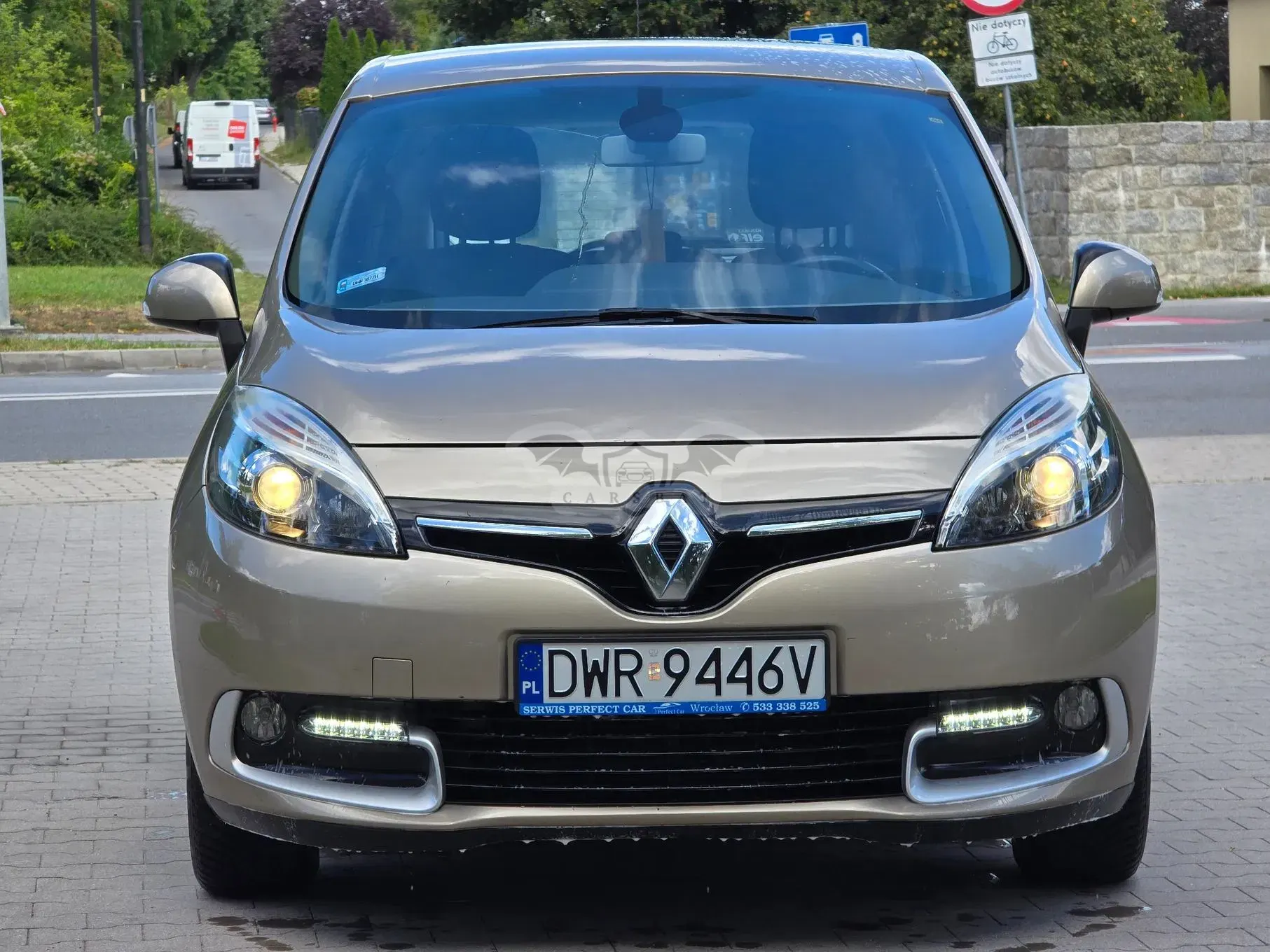 Renault Scenic III (2009-2016) ver-1-4-16v-tce-tomtom-edition 2013