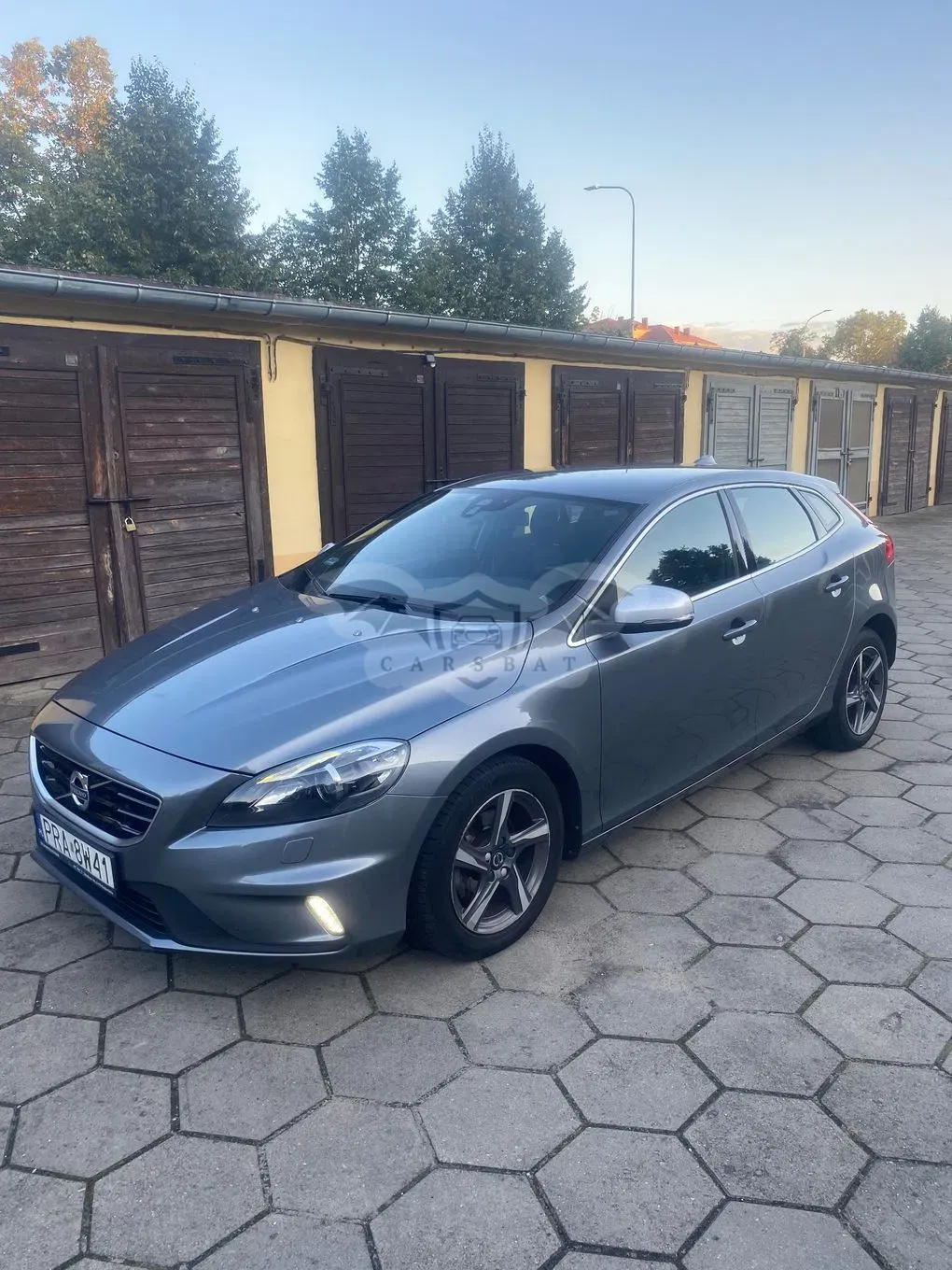 Volvo V40 II (2012-) D2 Drive-E R-Design Momentum 2015