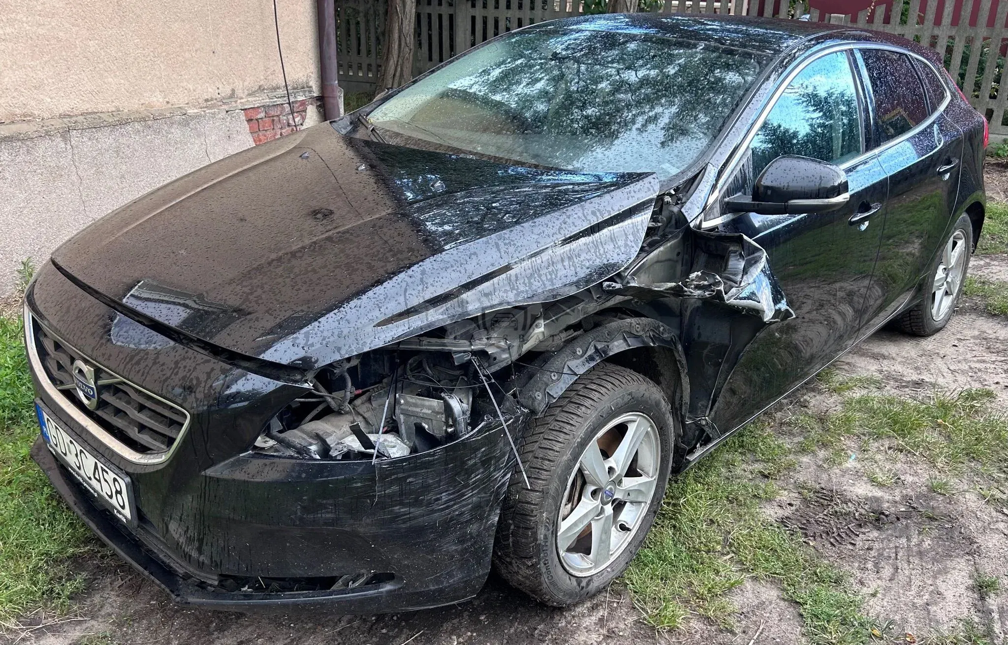 Volvo V40 II (2012-) ver-d3-drive--e-momentum 2015