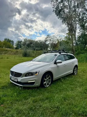 Volvo V60 I (2011-2018) D4 Drive-E Momentum 2014
