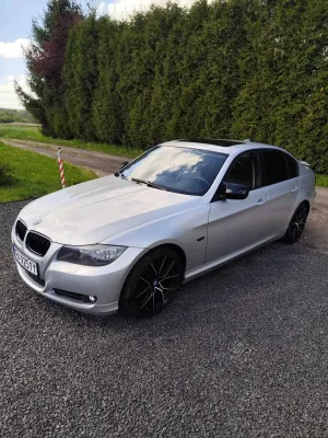 BMW 3 Series E90/E91/E92/E93 (2005-2012) 318i 2009