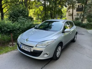 Renault Megane III (2008-2016) 1.6 16V Generation Authentique 2012