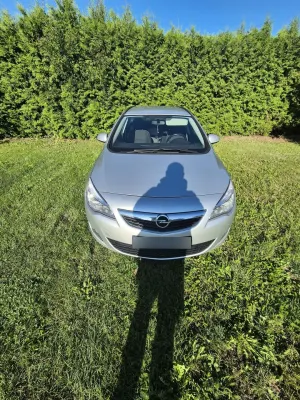 Opel Astra J (2009-2019) 1.6 T Sport 2011